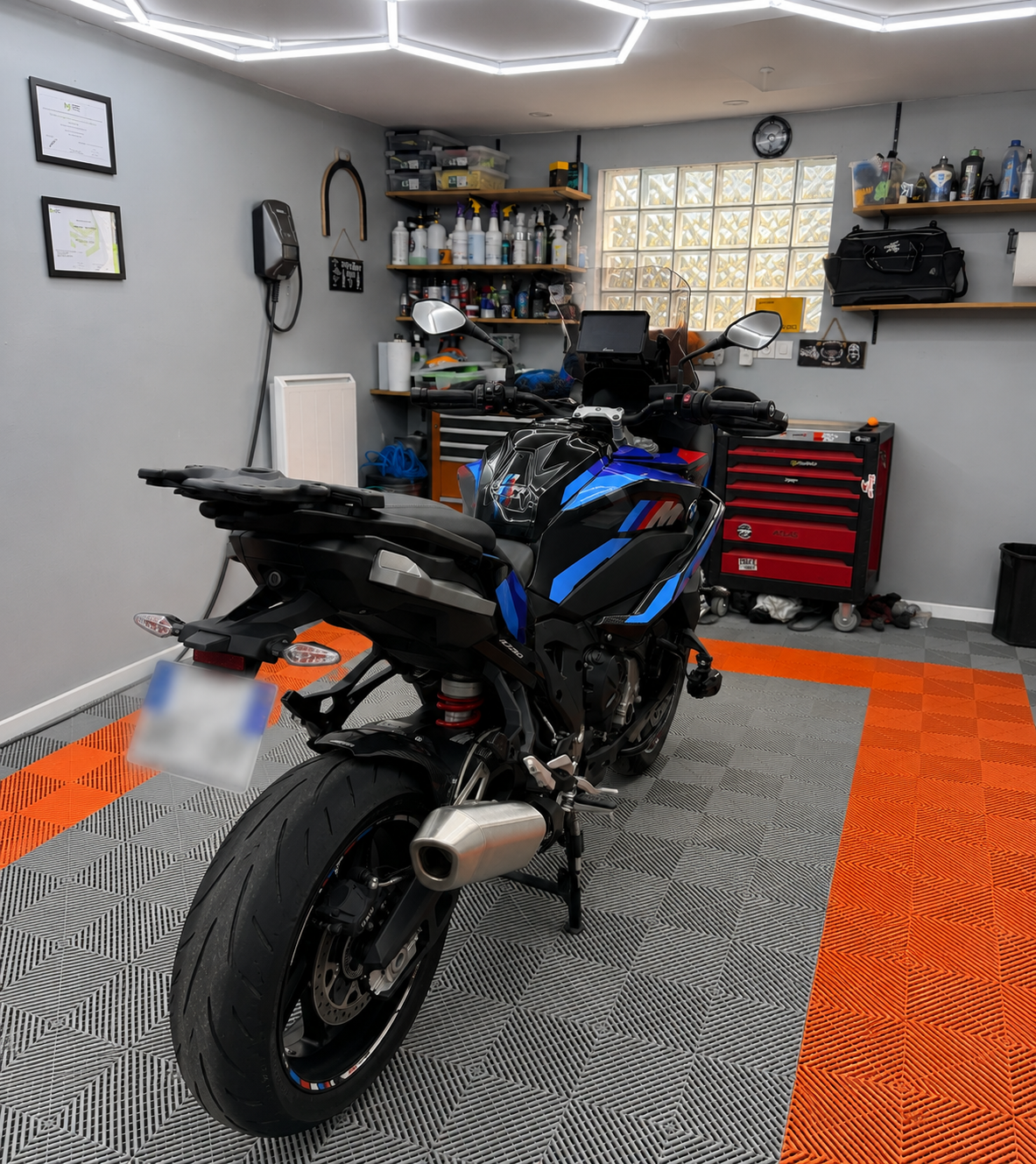 3/4 arrière bmw s1000xr kit deco M et pose céramique par proteling amblainville oise val d'Oise